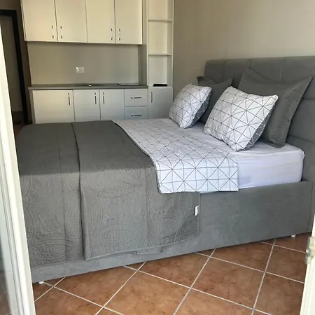 Apartmán Raci Shëngjin