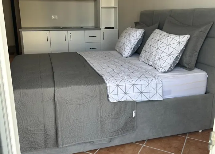 Апартаменты Raci Шенджин